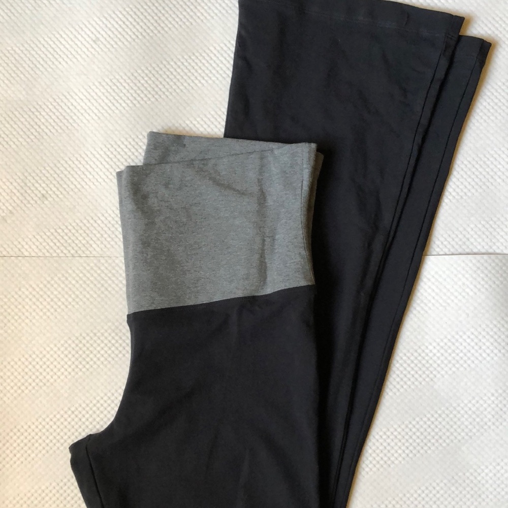 Pants yoga womens new size M 95% cotton 5% spandex Express black & grey